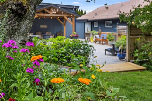 446 Davis Rd, Ladysmith, BC 