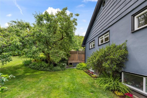 446 Davis Rd, Ladysmith, BC 