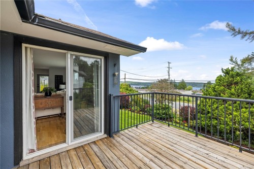 446 Davis Rd, Ladysmith, BC 