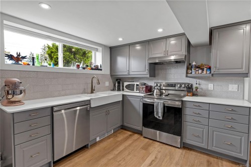 446 Davis Rd, Ladysmith, BC 