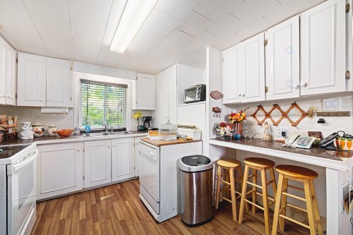 Kitchen - 11 Ch. D'Aylmer, Bristol, QC 