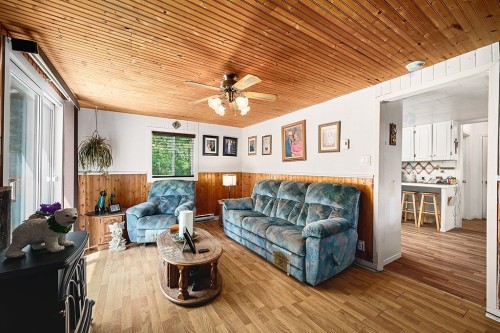 Living Room - 11 Ch. D'Aylmer, Bristol, QC 