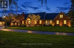 1670 MEDAD SPRINGS COURT  Burlington, ON L8P 0B7
