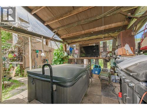 1940 Trans Can Highway, Sicamous, BC - Indoor Photo Showing Laundry Room