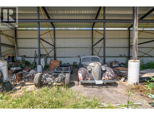 1940 Trans Can Highway, Sicamous, BC - Indoor Photo Showing Garage