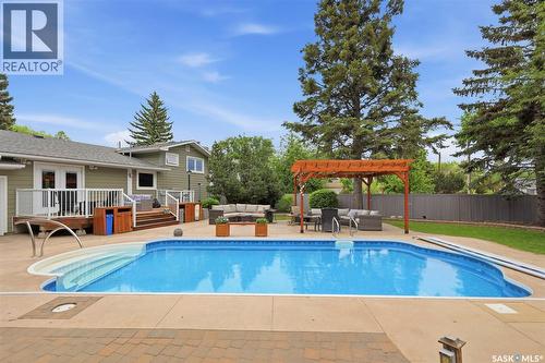 516 Lake Crescent, Saskatoon, SK 