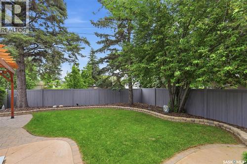 516 Lake Crescent, Saskatoon, SK 