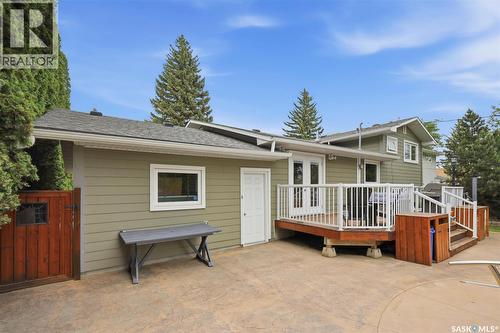 516 Lake Crescent, Saskatoon, SK 