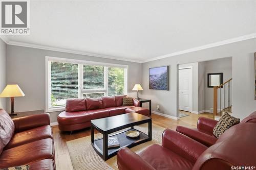 516 Lake Crescent, Saskatoon, SK 