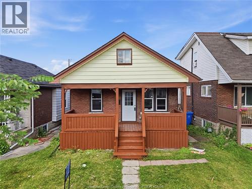 1030 OAK STREET  Windsor, ON N9A 5G4