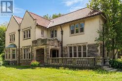 208 ROXBOROUGH DRIVE  Toronto, ON M4W 1X8