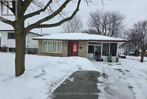 2 RIDEAU CRESCENT  Hamilton, ON L8T 2S9