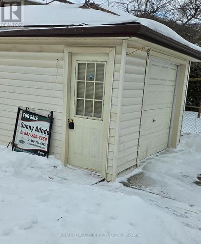2 Rideau Crescent, Hamilton, ON 