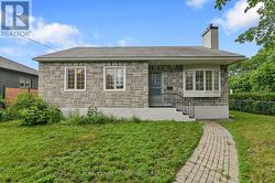 93 PRESLAND ROAD W  Ottawa, ON K1K 2C2