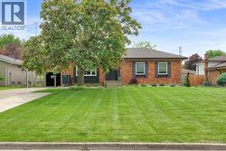5 Balmoral PLACE  Wallaceburg, ON N8A 2E2