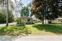 5 GOLF AVENUE E Wasaga Beach, ON L9Z 1K2