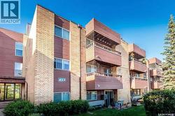 201 423 Tait COURT  Saskatoon, SK S7H 5L3
