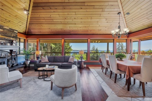 1370 Ivor Rd, Nanaimo, BC 