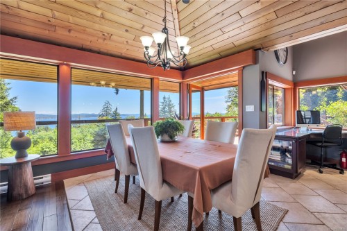 1370 Ivor Rd, Nanaimo, BC 