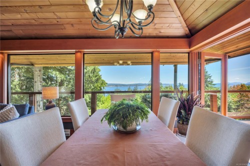 1370 Ivor Rd, Nanaimo, BC 