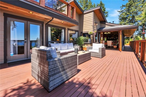 1370 Ivor Rd, Nanaimo, BC 