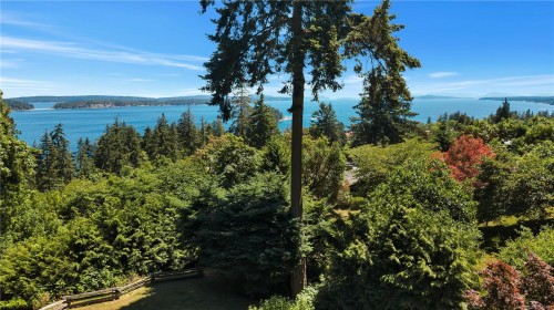 1370 Ivor Rd, Nanaimo, BC 