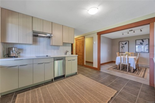 1370 Ivor Rd, Nanaimo, BC 