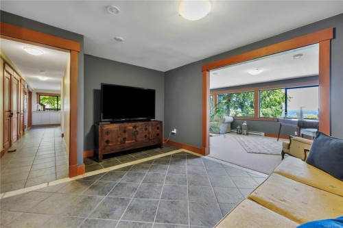 1370 Ivor Rd, Nanaimo, BC 