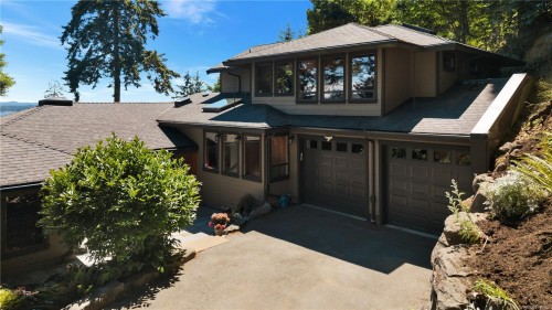 1370 Ivor Rd, Nanaimo, BC 