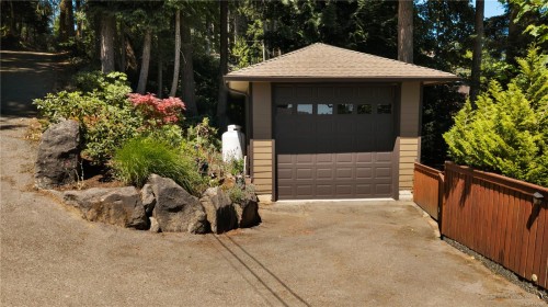 1370 Ivor Rd, Nanaimo, BC 