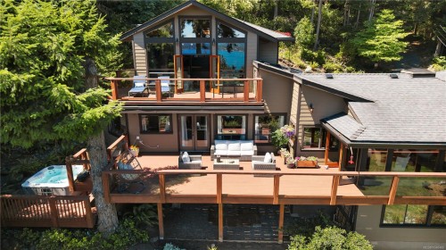 1370 Ivor Rd, Nanaimo, BC 