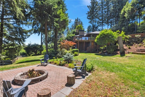 1370 Ivor Rd, Nanaimo, BC 