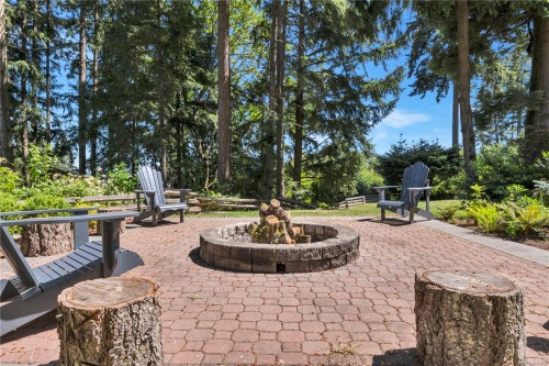 1370 Ivor Rd, Nanaimo, BC 