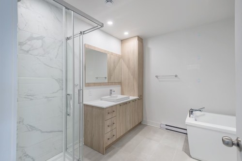 Salle de bains - 132 Rue Marie-Victoire-Dumouchel, Otterburn Park, QC 