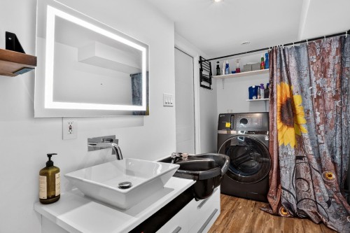 Salle de bains - 3060 Rue Perrier, Mascouche, QC 