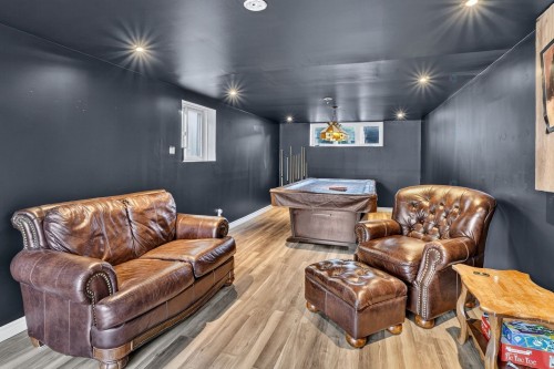 Salle familiale - 3060 Rue Perrier, Mascouche, QC 