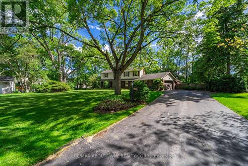 142 ABBEY COURT  Oakville, ON L6J 4L1