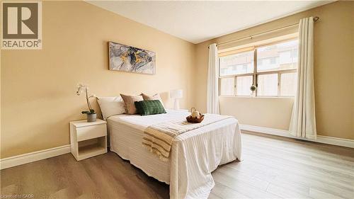300 KEATS Way Unit# 207  Waterloo, ON N2L 6E6