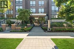 129 9388 ODLIN ROAD  Richmond, BC V6X 0L5