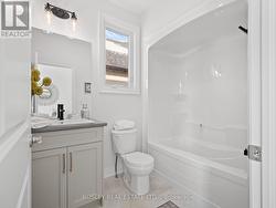 Main bathroom - 