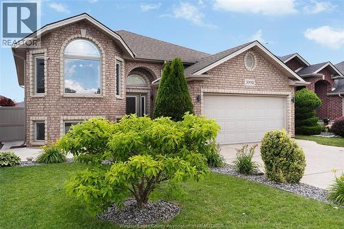 3998 COSENZA STREET  Windsor, ON N9G 0A5