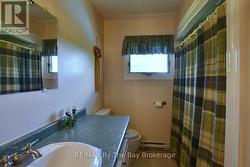 3rd Floor 4 Piece Bathroom - 