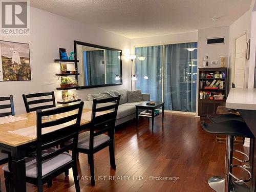 1916 - 1055 BAY STREET  Toronto, ON M5S 3A3