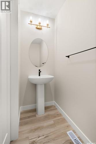 934 Yuel Bend, Saskatoon, SK - Indoor Photo Showing Bathroom