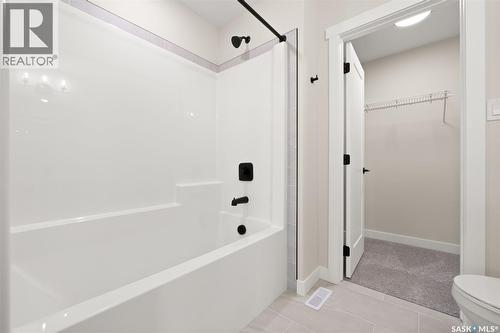 934 Yuel Bend, Saskatoon, SK - Indoor Photo Showing Bathroom