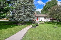 511 FIDDLERS GREEN ROAD  Hamilton, ON L9G 1X3