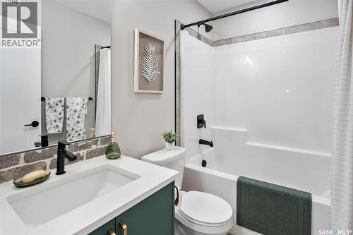 958 Yuel Bend, Saskatoon, SK - Indoor Photo Showing Bathroom