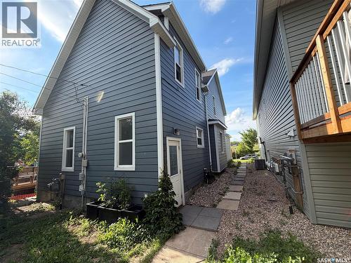 203 8Th Street W, Saskatoon, SK 