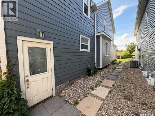 203 8Th Street W, Saskatoon, SK 