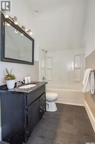 203 8Th Street W, Saskatoon, SK 